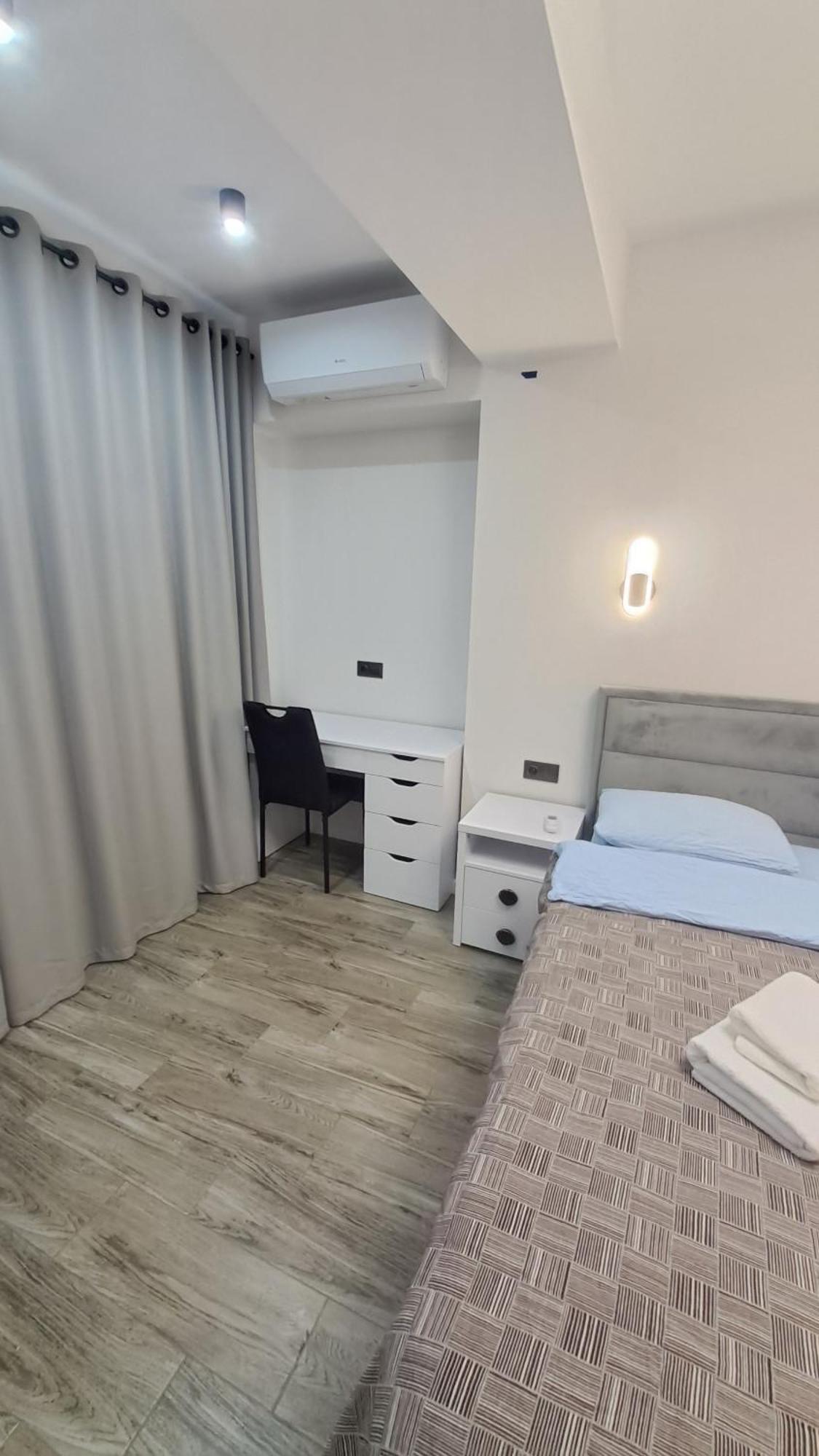 Аэропорт-Номера 24/24 . Chisinau Exterior foto