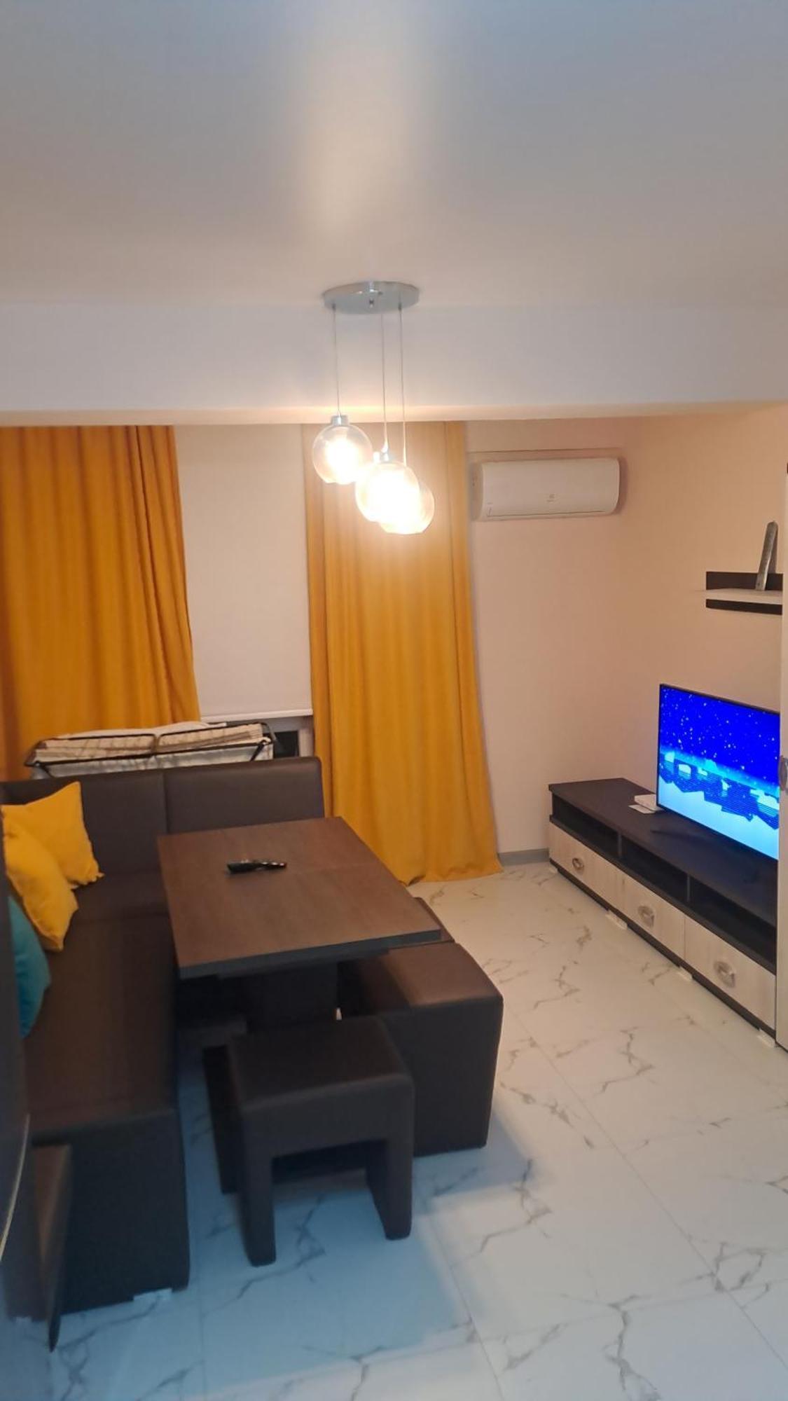 Аэропорт-Номера 24/24 . Chisinau Quarto foto
