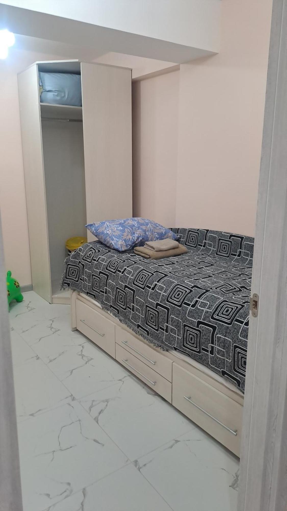 Аэропорт-Номера 24/24 . Chisinau Quarto foto