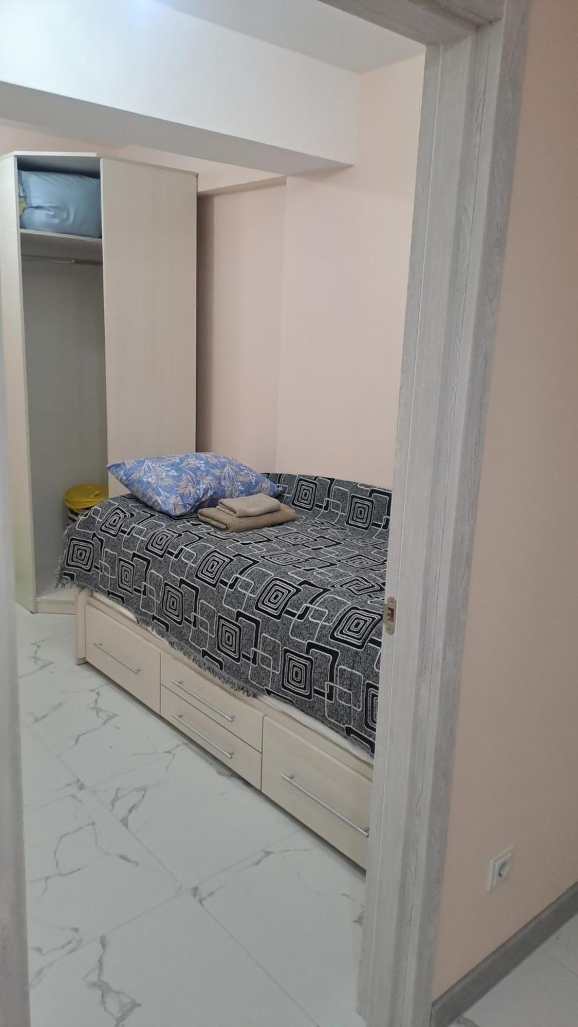 Аэропорт-Номера 24/24 . Chisinau Quarto foto