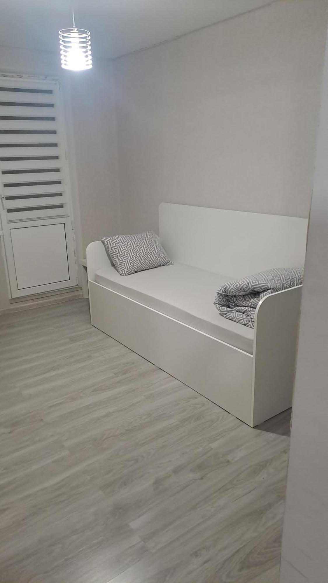 Аэропорт-Номера 24/24 . Chisinau Quarto foto